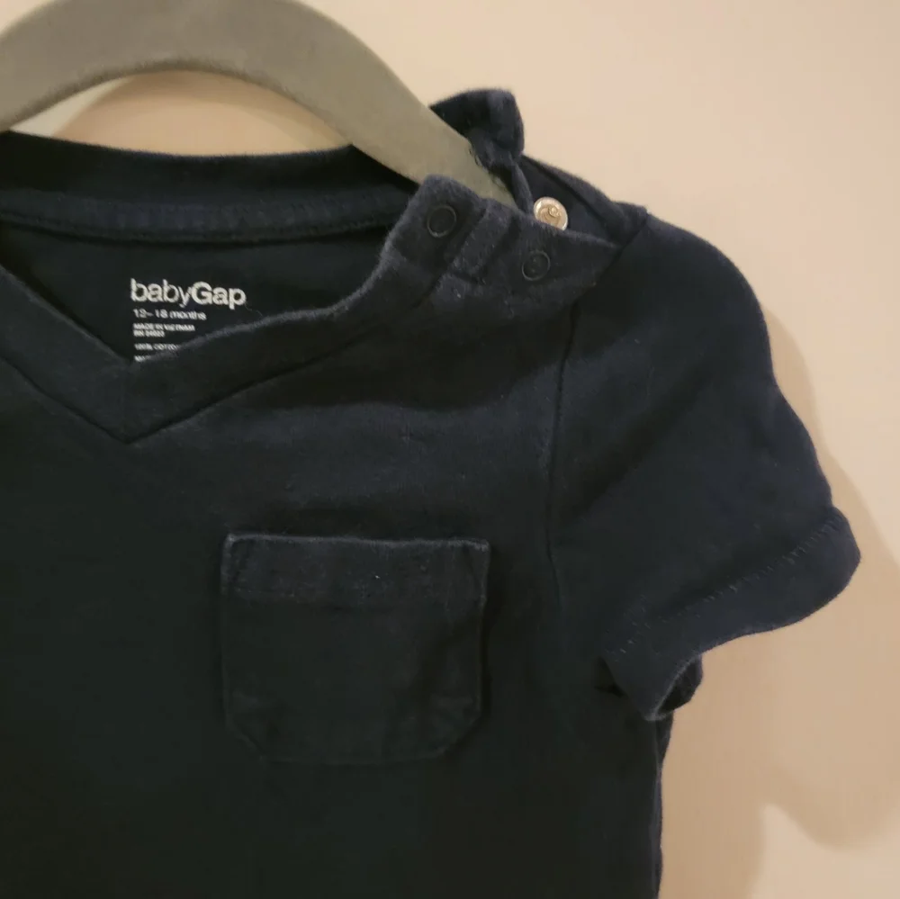 Baby GAP Onesie 12-18 months blue v neck snap short sleeve navy blue boy